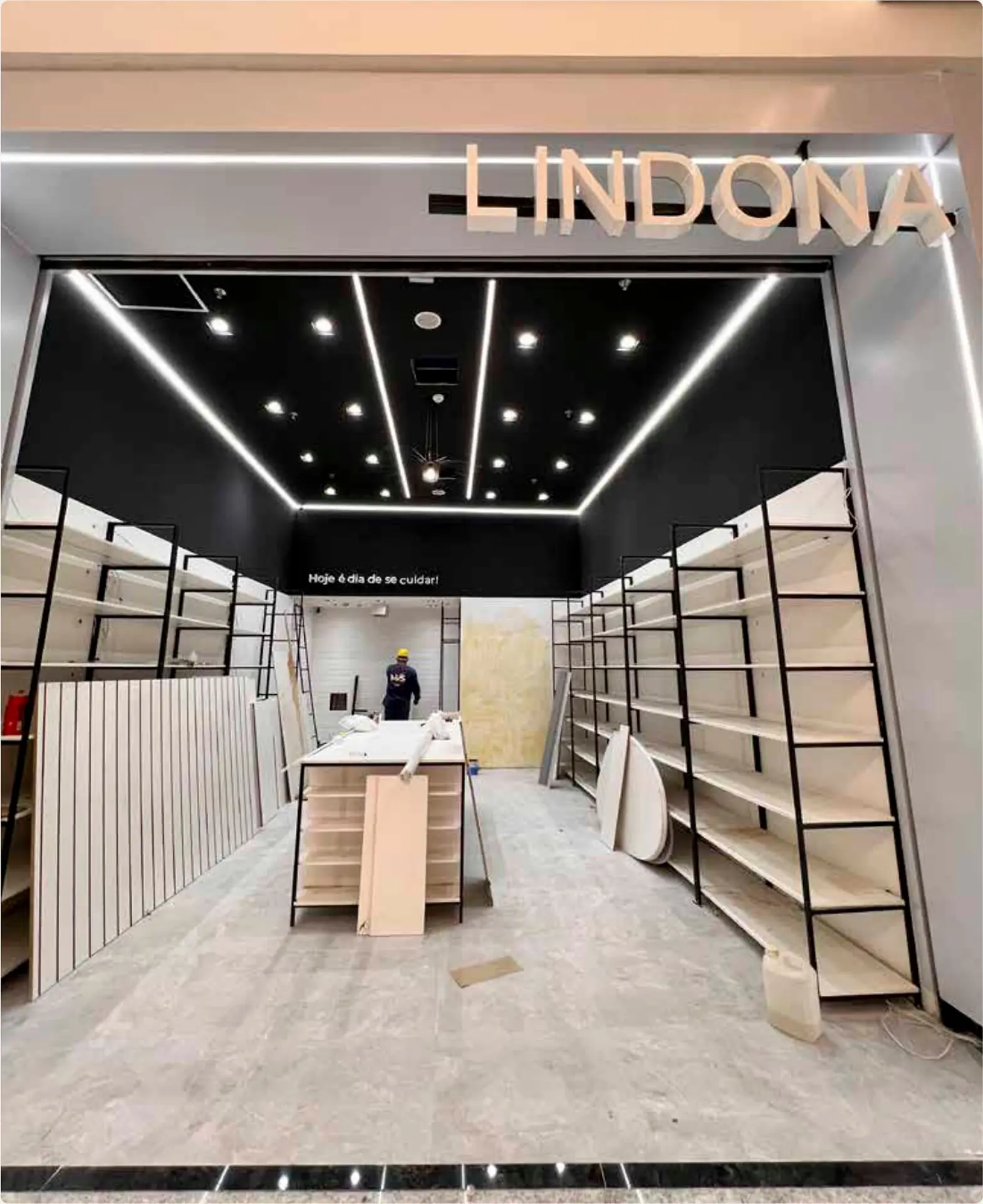 Lindona — Durante a Obra